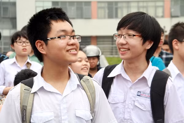 Vĩnh Long công bố điểm chuẩn vào 10