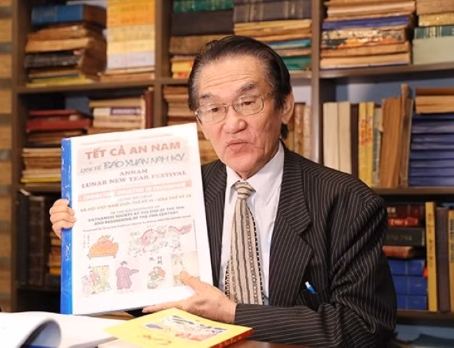 PGS.TS Nguyễn Mạnh Hùng – Người sưu tầm và lưu giữ nhiều tư liệu về Tết Việt Nam trên tạp chí Đông Dương.