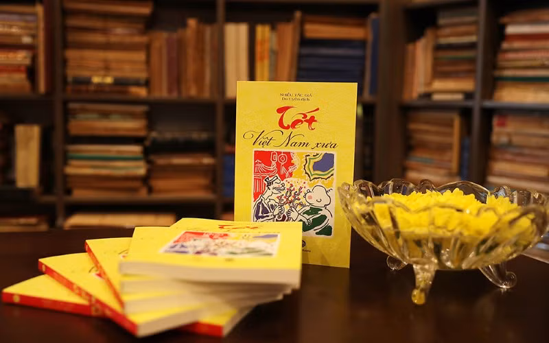 Sách “Tết Việt Nam xưa” tập hợp các bài viết nghiên cứu Tết của nhiều học giả Pháp – Việt. 