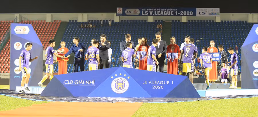 Hà Nội FC cũng chỉ còn khoảng 2 tháng làm công tác chuẩn bị cho mùa giải mới.