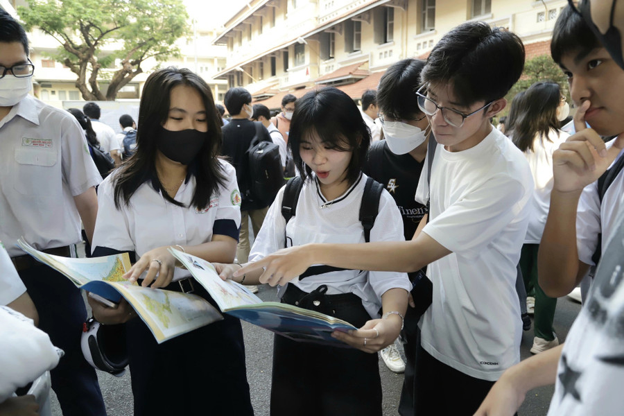 Thí sinh tham dự kỳ thi đánh giá năng lực Đại học Quốc gia TPHCM đợt 1 năm 2024. Ảnh minh họa: ITN