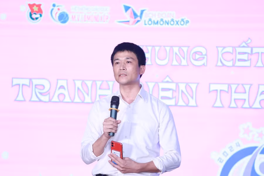 Thầy Nguyễn Quang Tùng - Hiệu trưởng Trường THCS &amp; THPT Lômônôxốp (Nam Từ Liêm, Hà Nội). Ảnh: Đình Tuệ