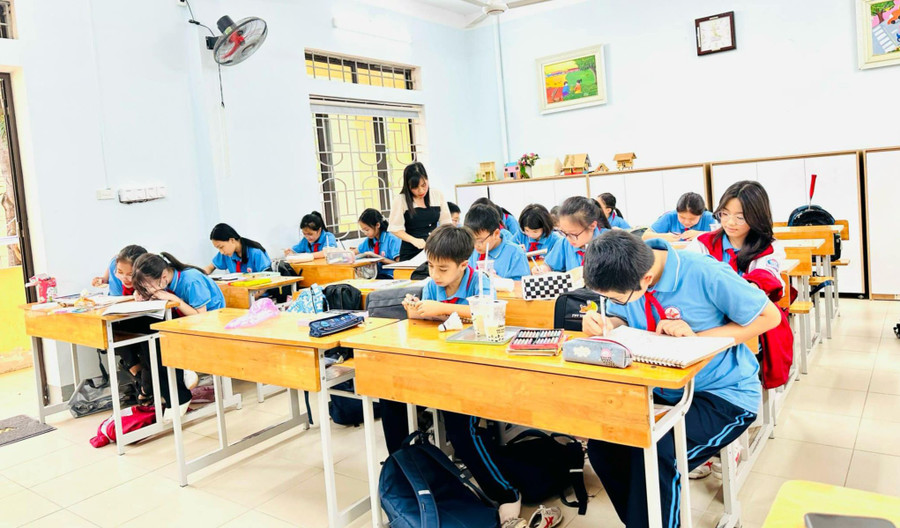 Hoạt động của Câu lạc bộ Mỹ thuật, Trường THCS Đặng Thai Mai, TP Vinh, Nghệ An. Ảnh: NTCC Hoạt động của Câu lạc bộ Mỹ thuật, Trường THCS Đặng Thai Mai, TP Vinh, Nghệ An. Ảnh: NTCC