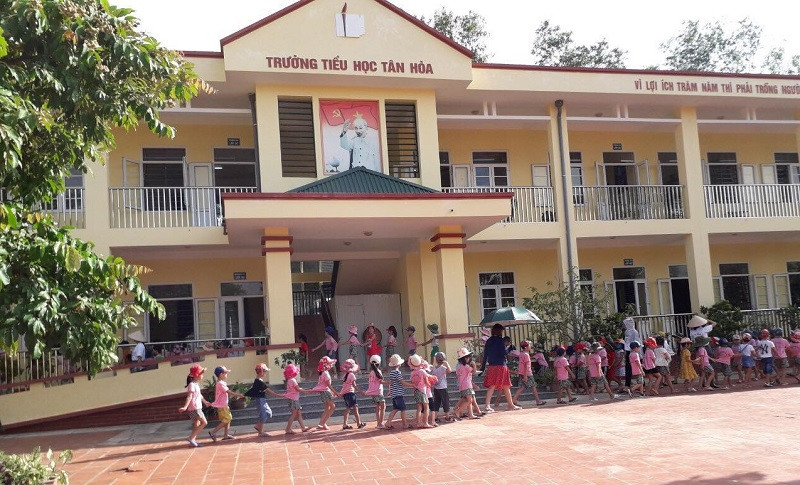 Trường Tiểu học Tân Hòa (Phú Bình – Thái Nguyên) tổ chức cho trẻ 5 tuổi tham quan trường lớp. Ảnh: NTCC Trường Tiểu học Tân Hòa (Phú Bình – Thái Nguyên) tổ chức cho trẻ 5 tuổi tham quan trường lớp. Ảnh: NTCC