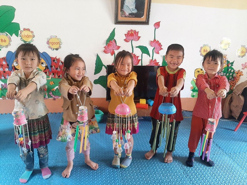 Trẻ lớp 5 tuổi Trường Mầm non Nậm Chảy (huyện Mường Khương – Lào Cai) được học tăng cường tiếng Việt từ sớm. Ảnh: NTCC Trẻ lớp 5 tuổi Trường Mầm non Nậm Chảy (huyện Mường Khương – Lào Cai) được học tăng cường tiếng Việt từ sớm. Ảnh: NTCC