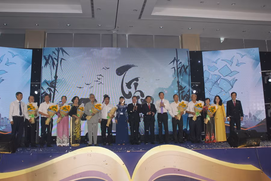 Tri ân lãnh đạo Sở qua các thời kỳ