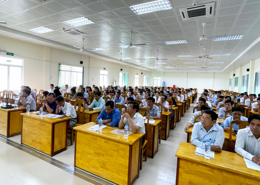 Đại biểu tham dự hội nghị. Đại biểu tham dự hội nghị.