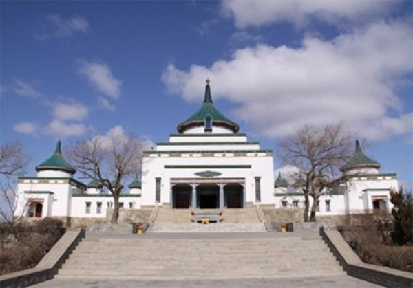 6 sự kiện thần bí bị giấu kín tại Trung Quốc 4 Lăng mộ Thành Cát Tư Hãn được giữ bí mật bởi một lời nguyền.