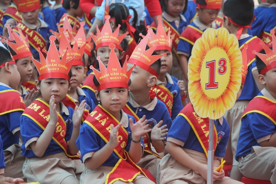 Học sinh tại TP Thủ Đức trong ngày khai giảng. Ảnh minh hoạ 