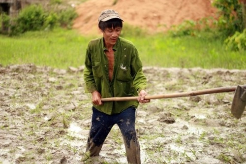"Người rừng" Hồ Văn Lang cố gắng học chữ để... tìm vợ ảnh 2