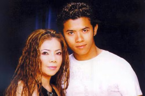 Kasim Hoàng Vũ tâm sự xúc động về mẹ ảnh 2 Kasim Hoàng Vũ tâm sự xúc động về mẹ - 2