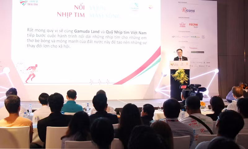 Đại diện Ban tổ chức chia sẻ thông tin về Chương trình Chạy vì Trái tim năm 2019