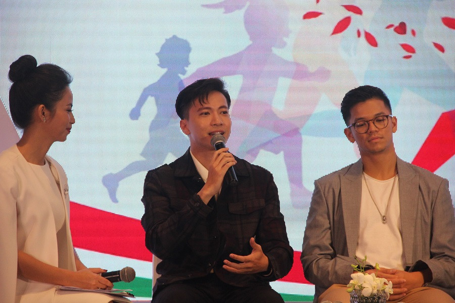 Ca sĩ S.T Sơn Thạch kêu gọi mọi người hãy tham gia Chạy vì Trái tim gây quỹ từ thiện, để tiếp thêm hi vọng cho các em nhỏ bị mắc bệnh tim bẩm sinh