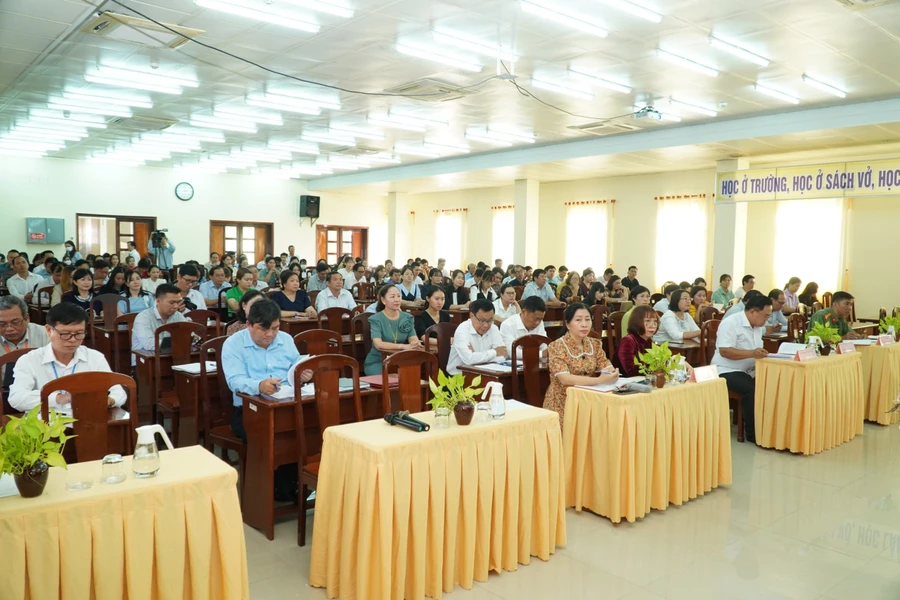 Quang cảnh hội nghị.