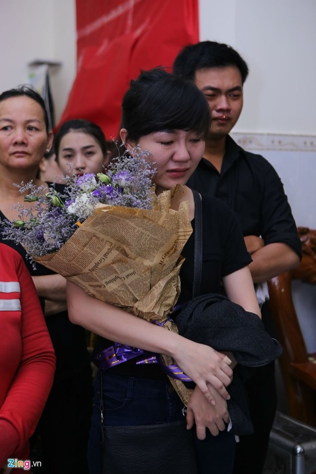Cha mẹ nuốt nước mắt đưa MC Quang Minh về nơi an nghỉ cuối cùng ảnh 5 2