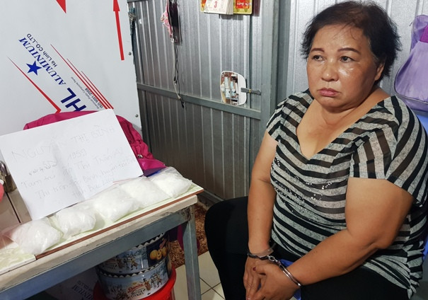 Đối tượng Nguyễn Thị Bình cùng tang vật
