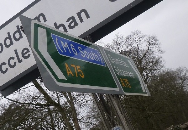 Đứng tim với những ‘con đường quỷ ám’ rùng rợn nhất thế giới hình ảnh 1 Dung tim voi nhung ‘con duong quy am’ rung ron nhat the gioi-hinh-anh-1