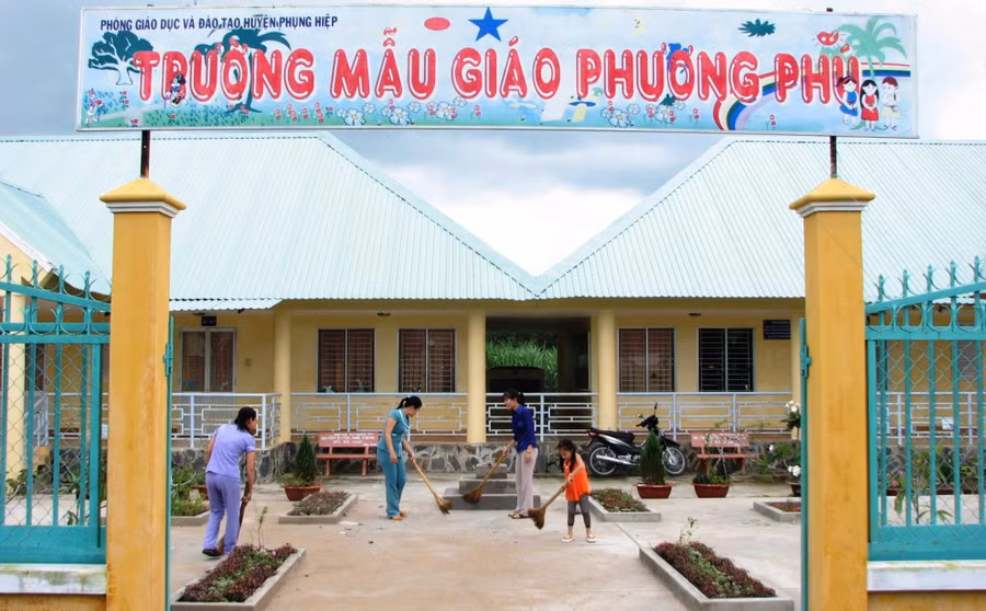 Tỉnh Hậu Giang còn nhiều khó khăn nhưng là điểm sáng về xây dựng trường học đạt chuẩn quốc gia. 