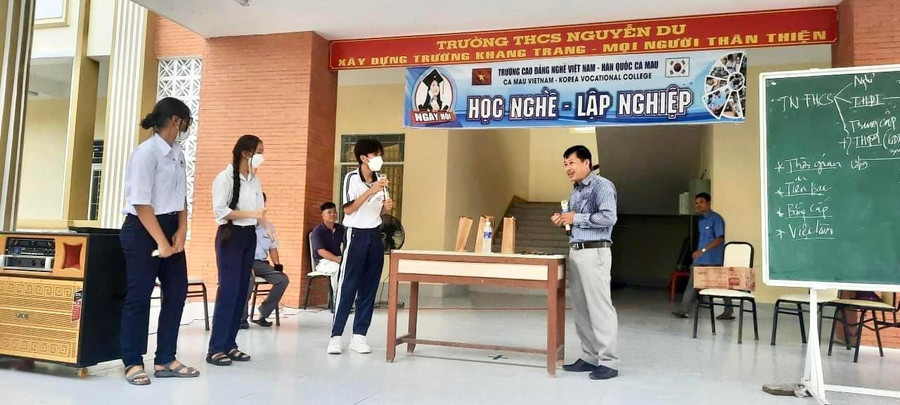 Ngay từ cấp THCS, học sinh đã được nhà trường tư vấn để các em sớm định hướng nghề nghiệp trong tương lai. Ảnh: INT Ngay từ cấp THCS, học sinh đã được nhà trường tư vấn để các em sớm định hướng nghề nghiệp trong tương lai. Ảnh: INT