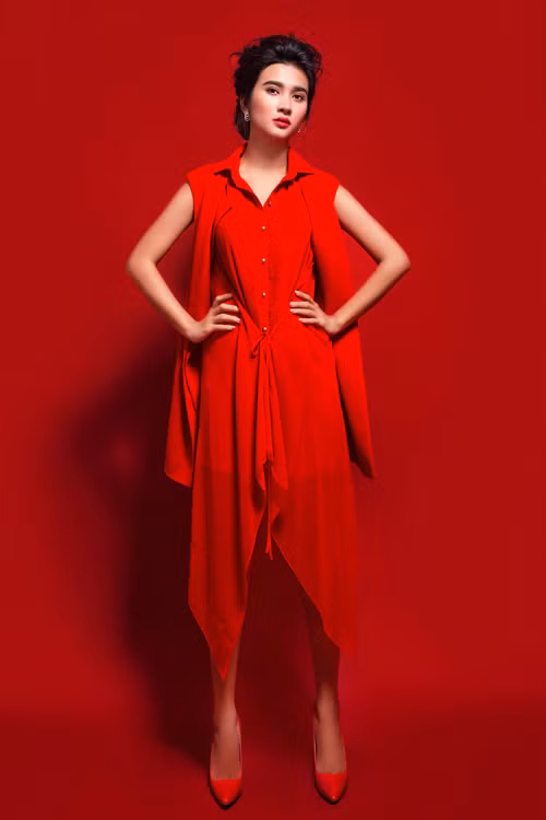 Kim Tuyến diện trang phục phá cách ảnh 5