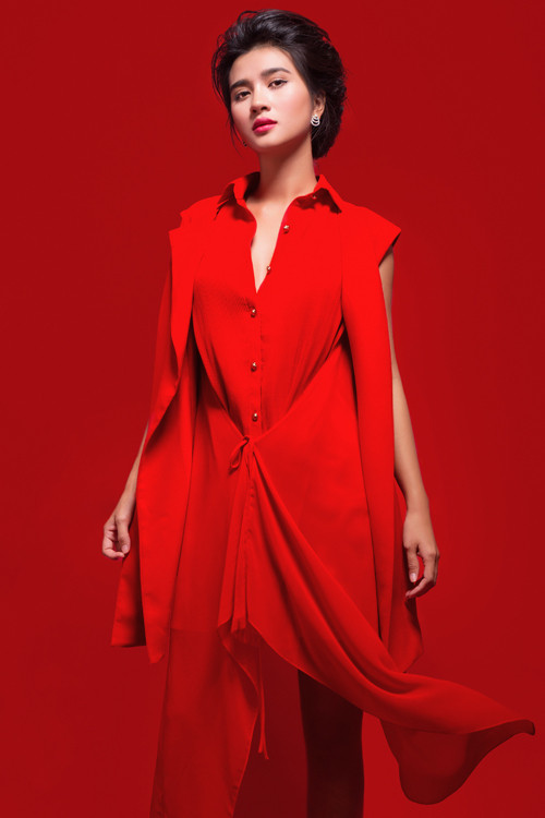 Kim Tuyến diện trang phục phá cách ảnh 4