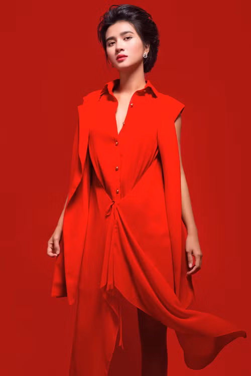 Kim Tuyến diện trang phục phá cách ảnh 4