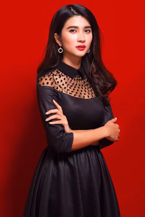 Kim Tuyến diện trang phục phá cách ảnh 9