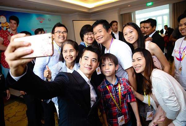 Diễn viên Tình người duyên ma gây náo loạn khi sang Việt Nam - Ảnh 5. Diễn viên Tình người duyên ma gây náo loạn khi sang Việt Nam - Ảnh 5.