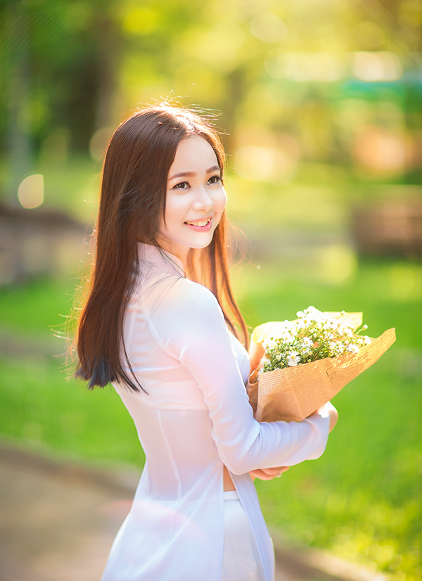 Thiếu nữ bừng sức sống dưới ánh nắng vàng Sài Gòn ảnh 8 Nguyễn Thị Như Quỳnh sinh năm 1996