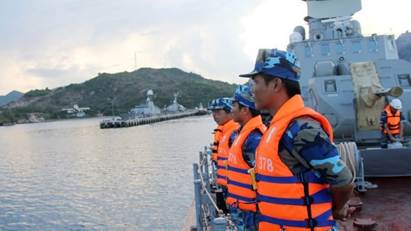 Thủy thủ tàu HQ 378 lên đường luyện binh