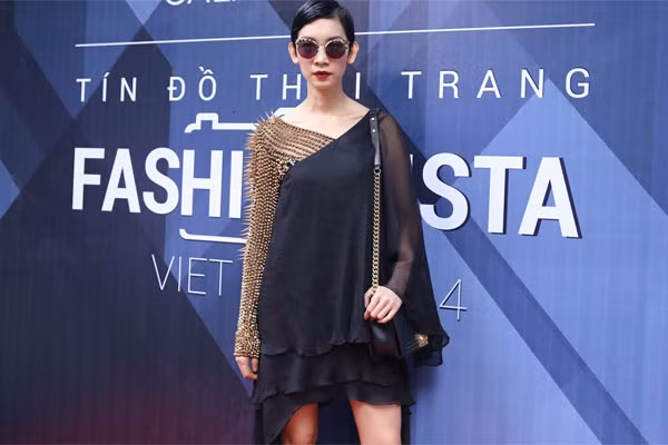 Ngọc Trinh mặc chất như fashionista đi sự kiện