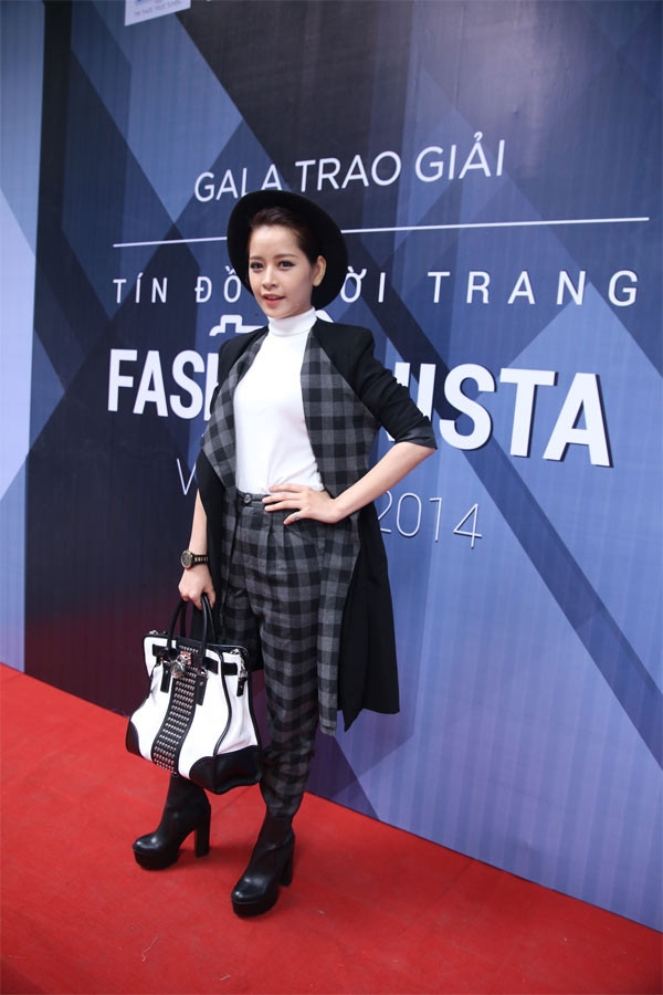 Ngọc Trinh mặc chất như fashionista đi sự kiện