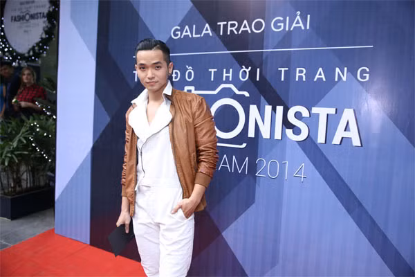 Ngọc Trinh mặc chất như fashionista đi sự kiện