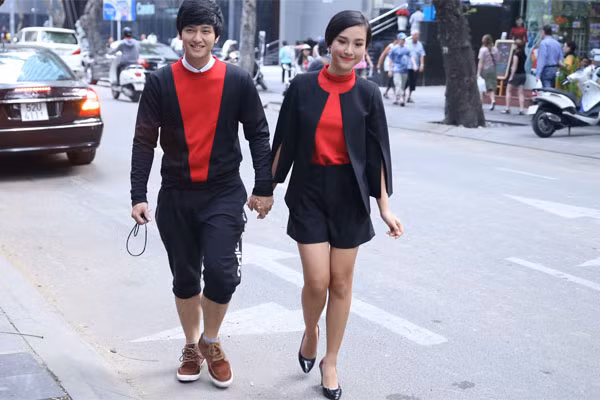 Ngọc Trinh mặc chất như fashionista đi sự kiện