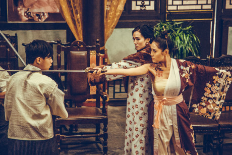Khánh My luyện võ ở phim trường Khanh My luyen vo o phim truong