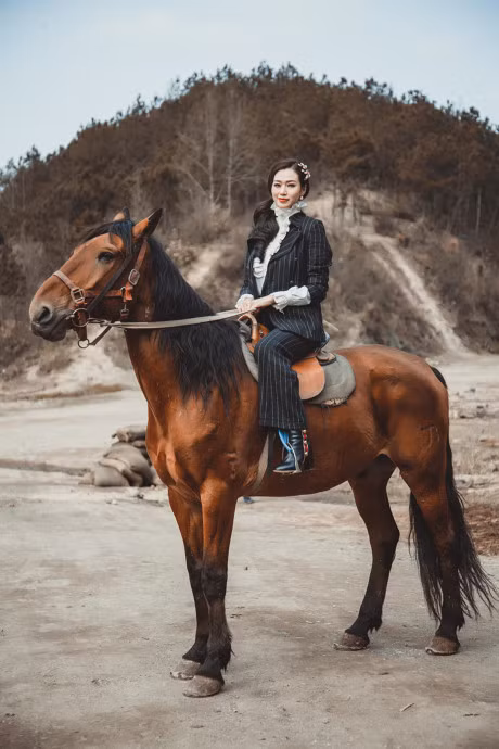 Khanh My luyen vo o phim truong 