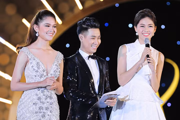 Nguyên Khang bị "dìm" chiều cao khi đứng cạnh á hậu Thanh Tú