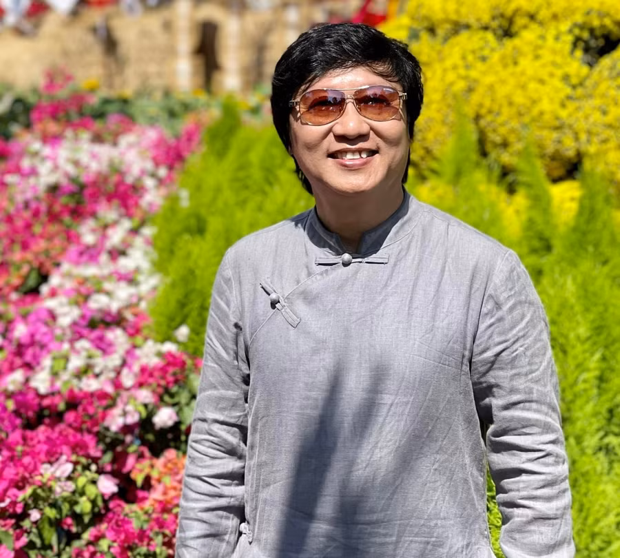 Nhà thiết kế, giảng viên Lê Sĩ Hoàng.