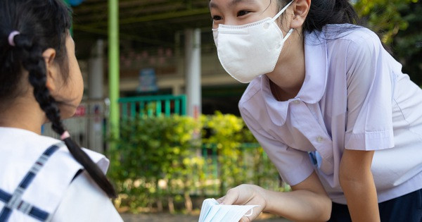 Trước hết, phụ huynh cần trở thành một hình mẫu cho con mình. Ảnh minh họa Trước hết, phụ huynh cần trở thành một hình mẫu cho con mình. Ảnh minh họa