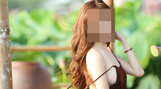 Đỏ mặt với hình ảnh của thiếu nữ Việt bên hoa sen Do mat voi hinh anh cua thieu nu Viet ben hoa sen