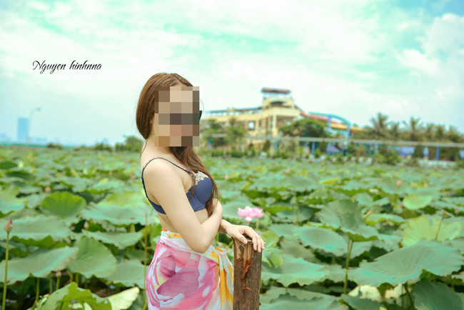 Đỏ mặt với hình ảnh của thiếu nữ Việt bên hoa sen Do mat voi hinh anh cua thieu nu Viet ben hoa sen