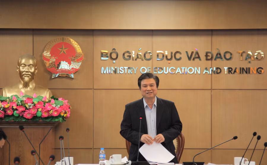 Thứ trưởng Bộ GD&amp;ĐT Nguyễn Hữu Độ phát biểu tại buổi làm việc.