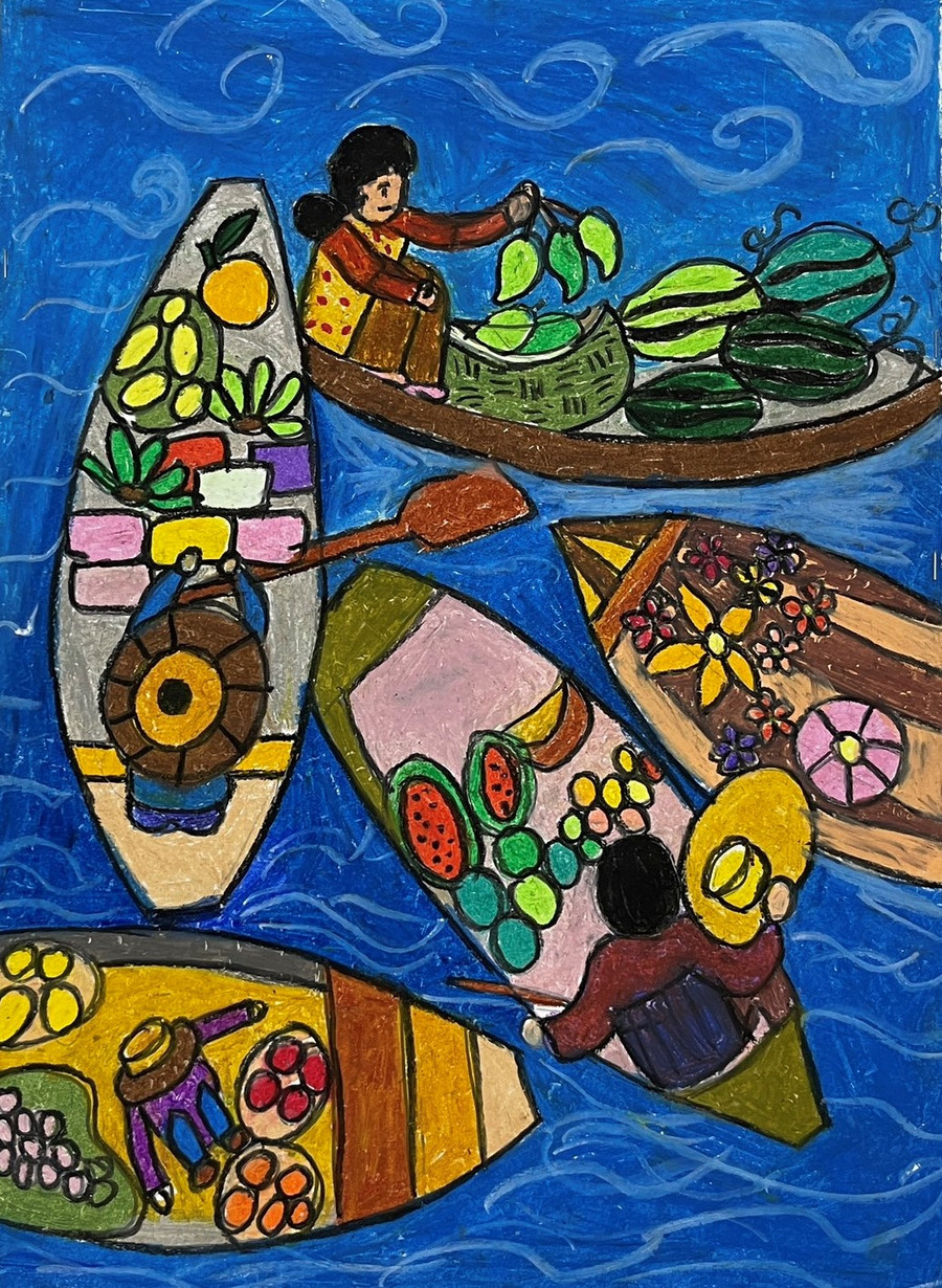 “Chợ nổi” của Đinh Bảo Phương, lớp 1A3, Trường Tiểu học Mai Động (Hoàng Mai, Hà Nội), 1 trong 5 tác phẩm đoạt giải nhất.