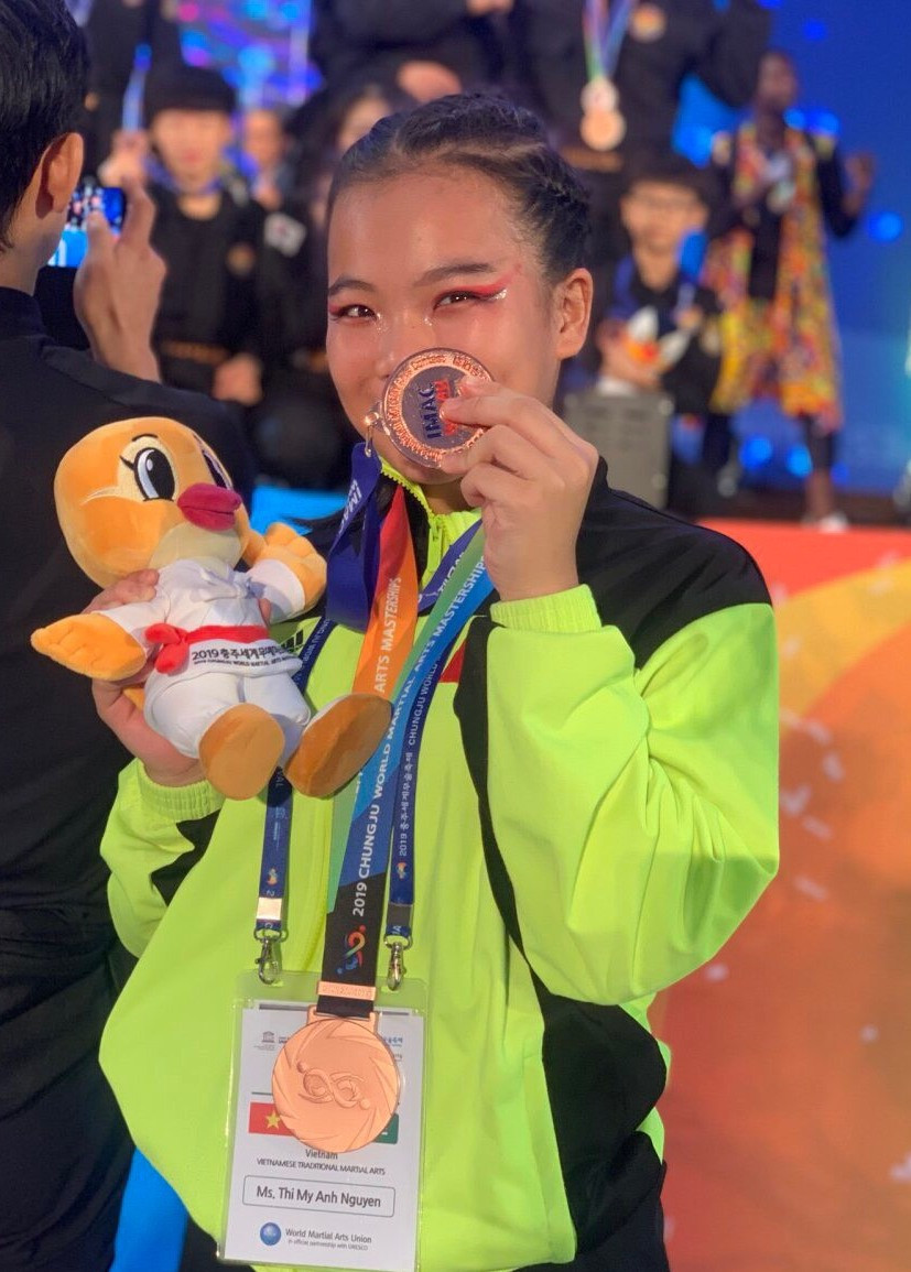 Lần đầu tiên được xuất ngoại thi đấu, Mỹ Anh giành tấm huy chương Đồng quý giá.