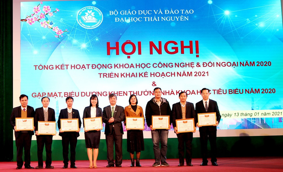 Đồng thời có nhiều bài báo khoa học công bố quốc tế trong danh mục ISI thuộc nhóm Q1, Q2 Đồng thời có nhiều bài báo khoa học công bố quốc tế trong danh mục ISI thuộc nhóm Q1, Q2