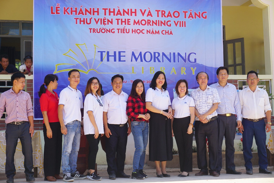 Thư viện The morning VIII là món quà vô cùng ý nghĩa của thầy cô, phụ huynh, học sinh Ban Mai cùng các nhà hảo tâm gửi tặng học sinh Nậm Chà. Thư viện The morning VIII là món quà vô cùng ý nghĩa của thầy cô, phụ huynh, học sinh Ban Mai cùng các nhà hảo tâm gửi tặng học sinh Nậm Chà.