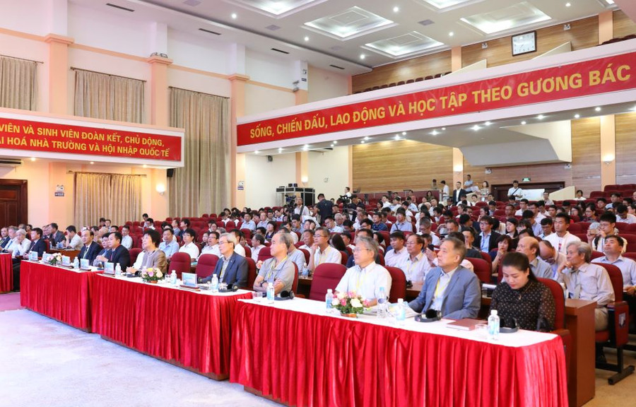 Các đại biểu dự APAN 2019 tại phiên khai mạc sáng 26/9. Các đại biểu dự APAN 2019 tại phiên khai mạc sáng 26/9.