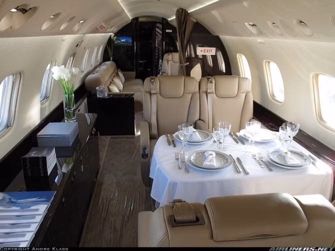 Khám phá bên trong máy bay gần 600 tỷ mới tậu của bầu Đức - Ảnh 3 Khám phá bên trong máy bay gần 600 tỷ mới tậu của bầu Đức - Ảnh 3