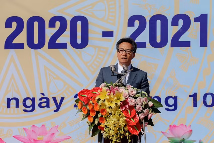 Phó Thủ tướng Vũ Đức Đam phát biểu tại lễ khai giảng.