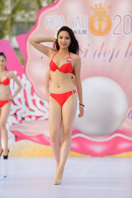 4 nguoi dep xuat than tu CLB thoi trang Dai hoc Ngoai thuong Ha Noi - Anh 13